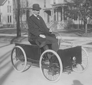 Illustration for article titled Some old photos (with cars in them)